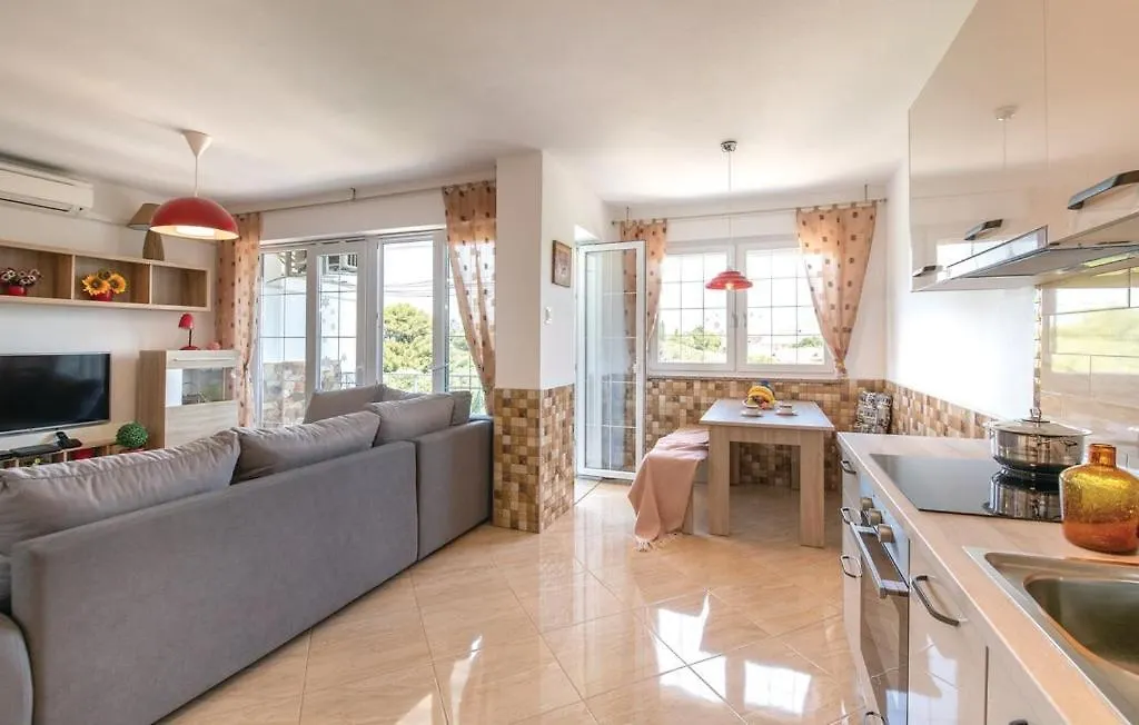 Popovic Apartment Pula
