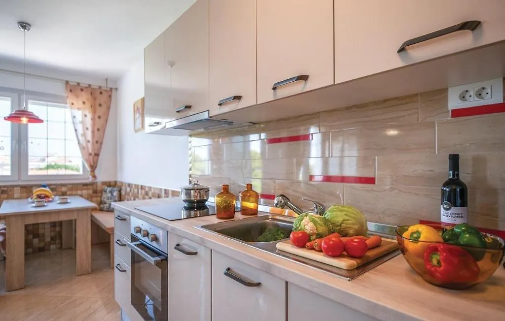 Popovic Apartment Pula